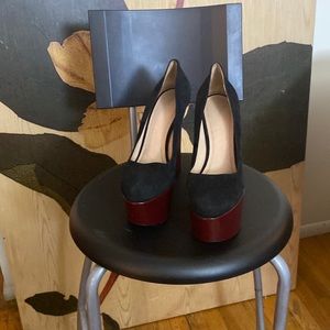 Suede Pumps